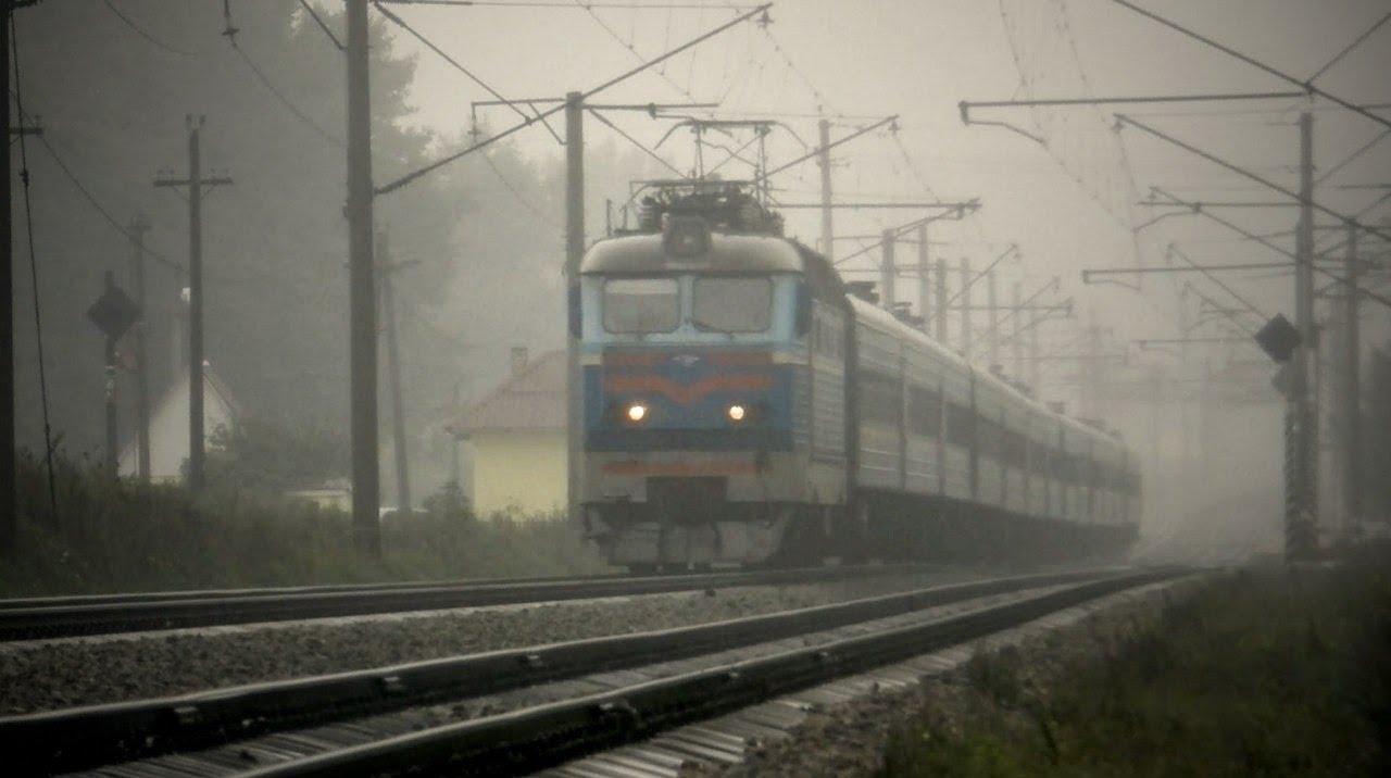 В Молдове остановлено движение поездов - фото 1
