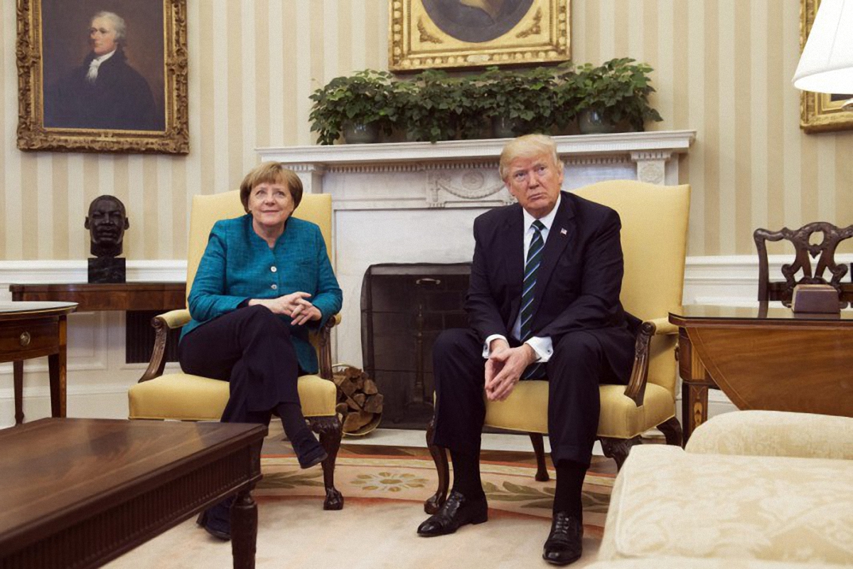 Меркель отметила активное обсуждение Минского процесса во время встречи - фото 1
