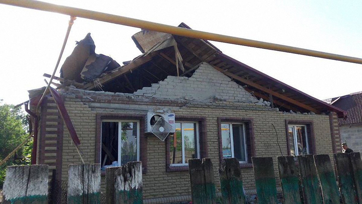 В поселке повреждены дома  - фото 1
