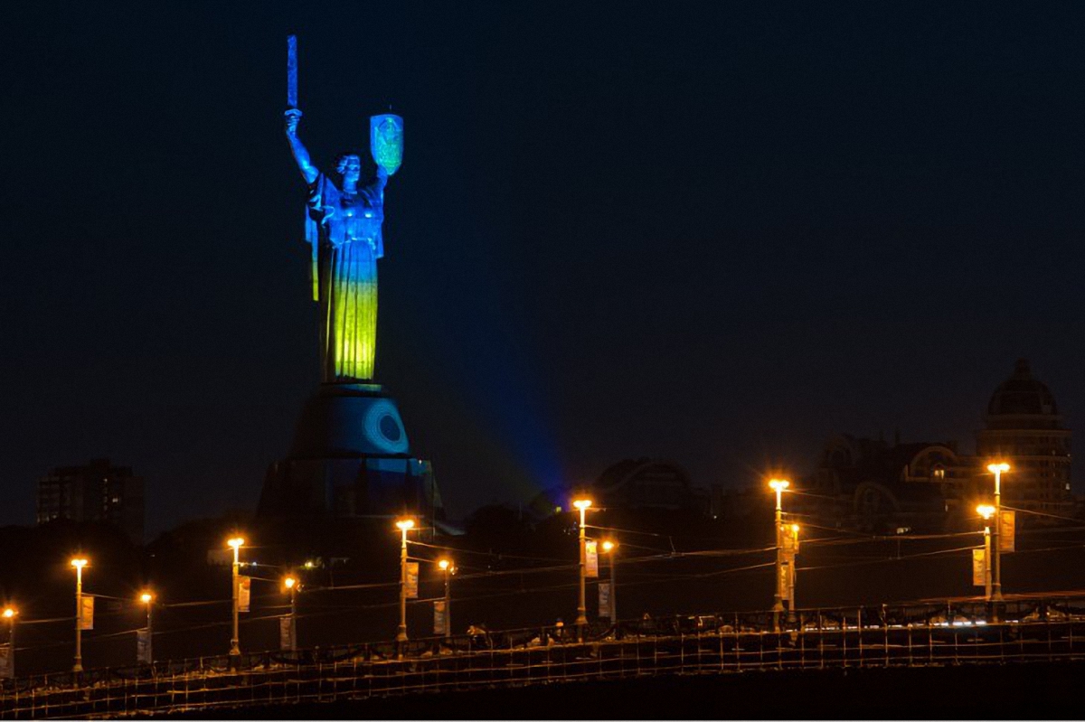 Скоро Родина-мать станет самым патриотичным символом Украины - фото 1