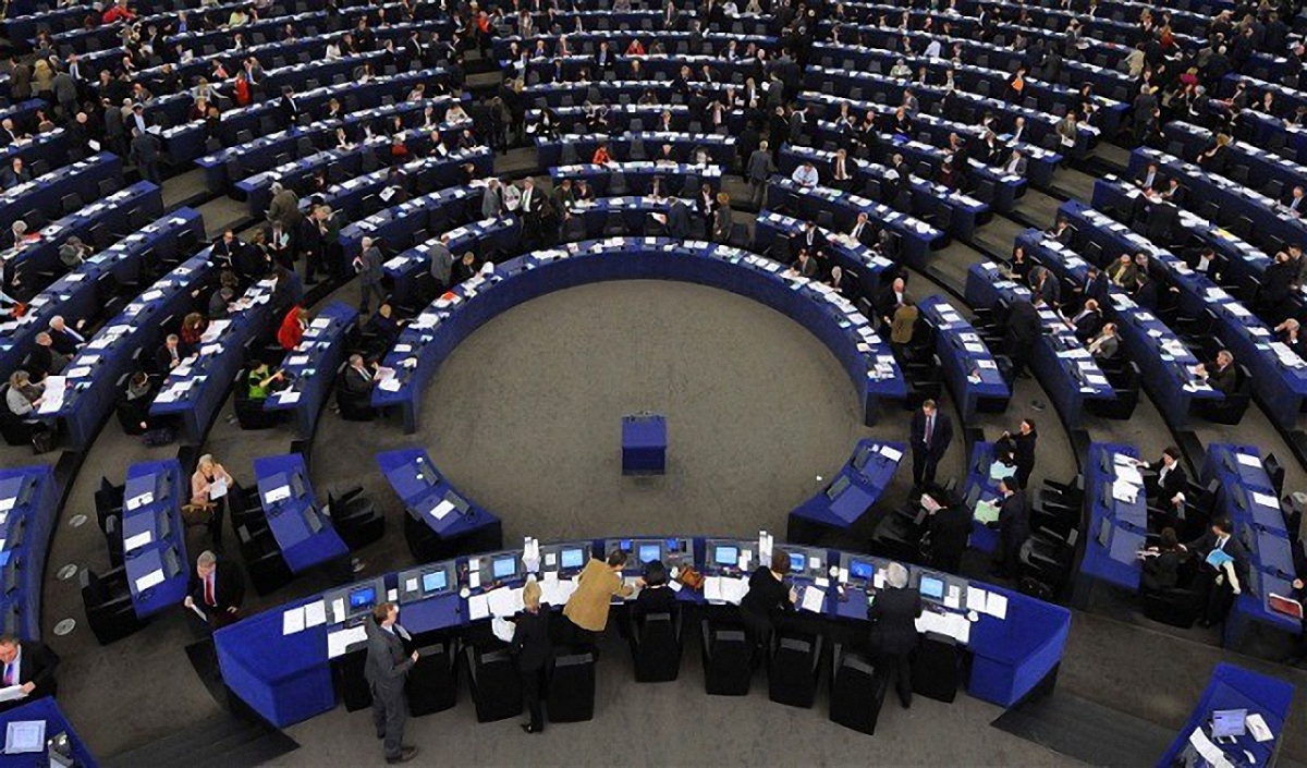 Европейский политик обеспокоен ослаблением демократических ценностей в мире - фото 1