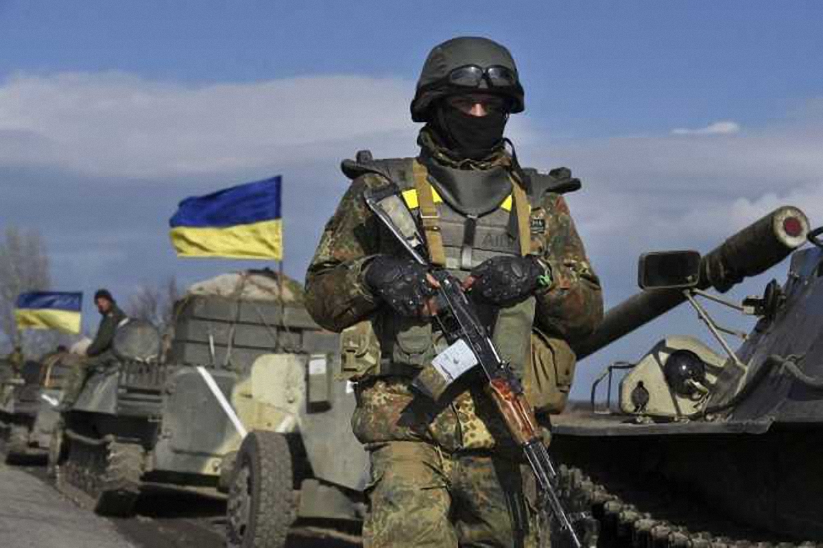 Украинские военные занимают оборонительные позиции - фото 1