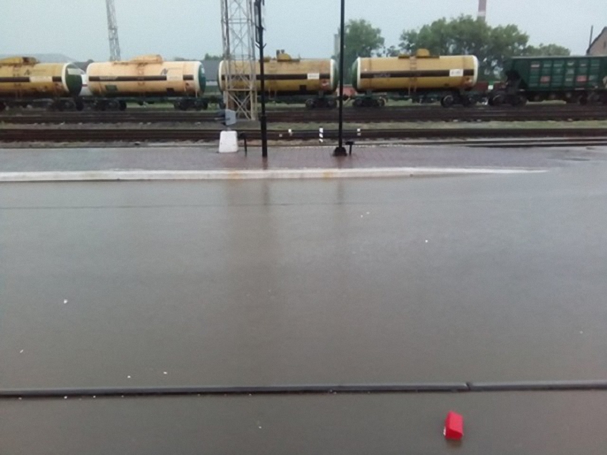 За час ливень затопил город - фото 1