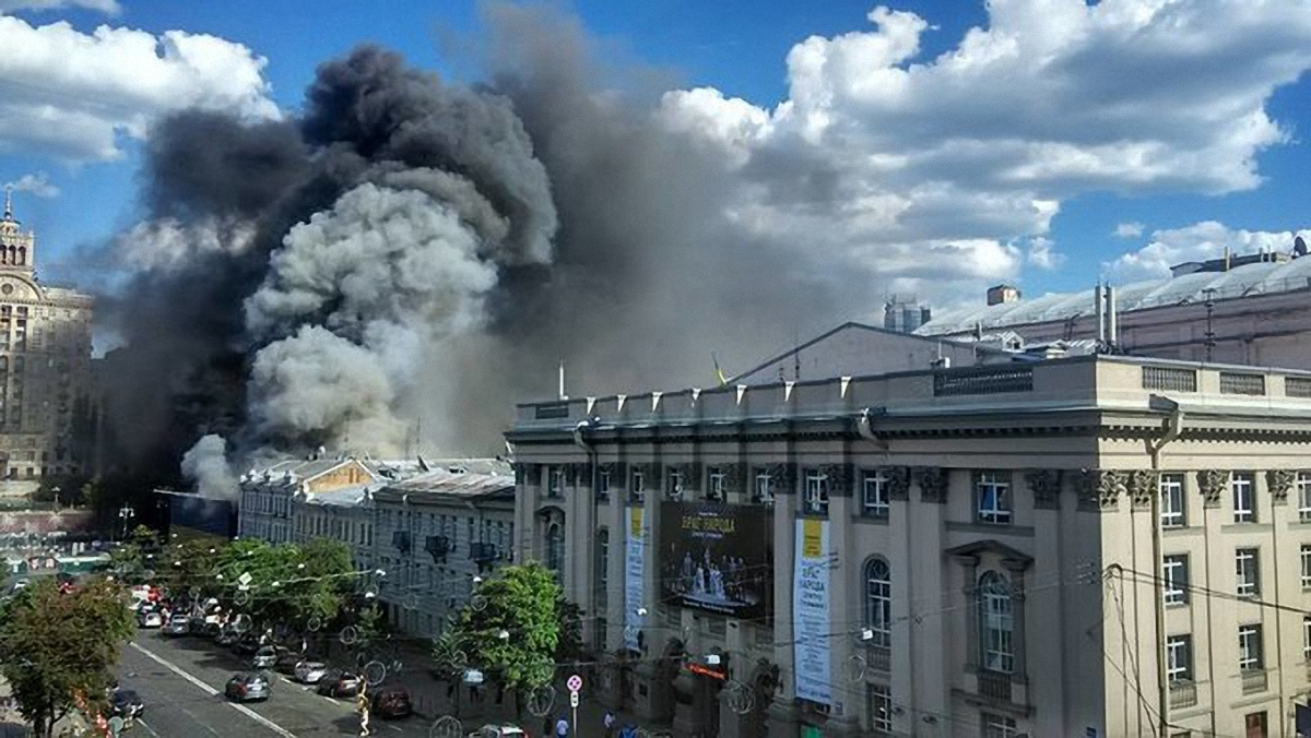 Пожар на главной улице столицы  - фото 1