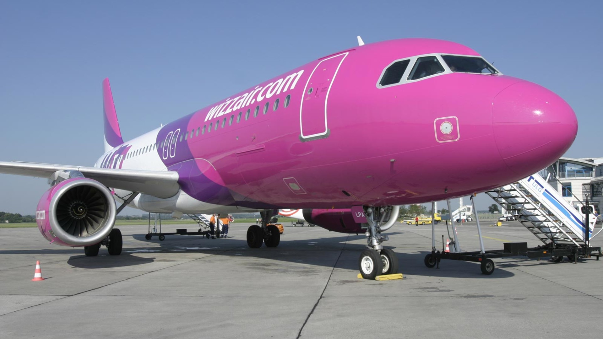 Wizz Air общеает рейсы в Лиссабон и Таллин - фото 1