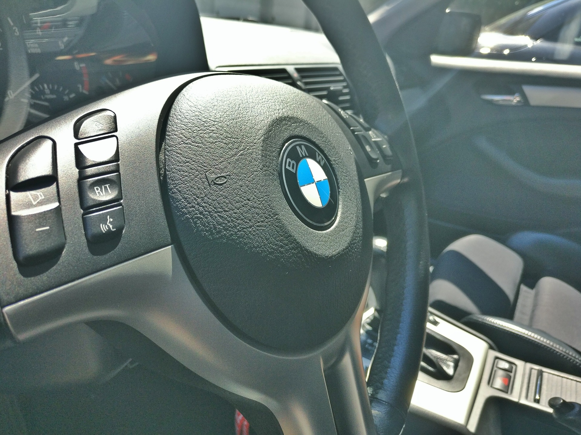 Украина поставит детали для BMW  - фото 1