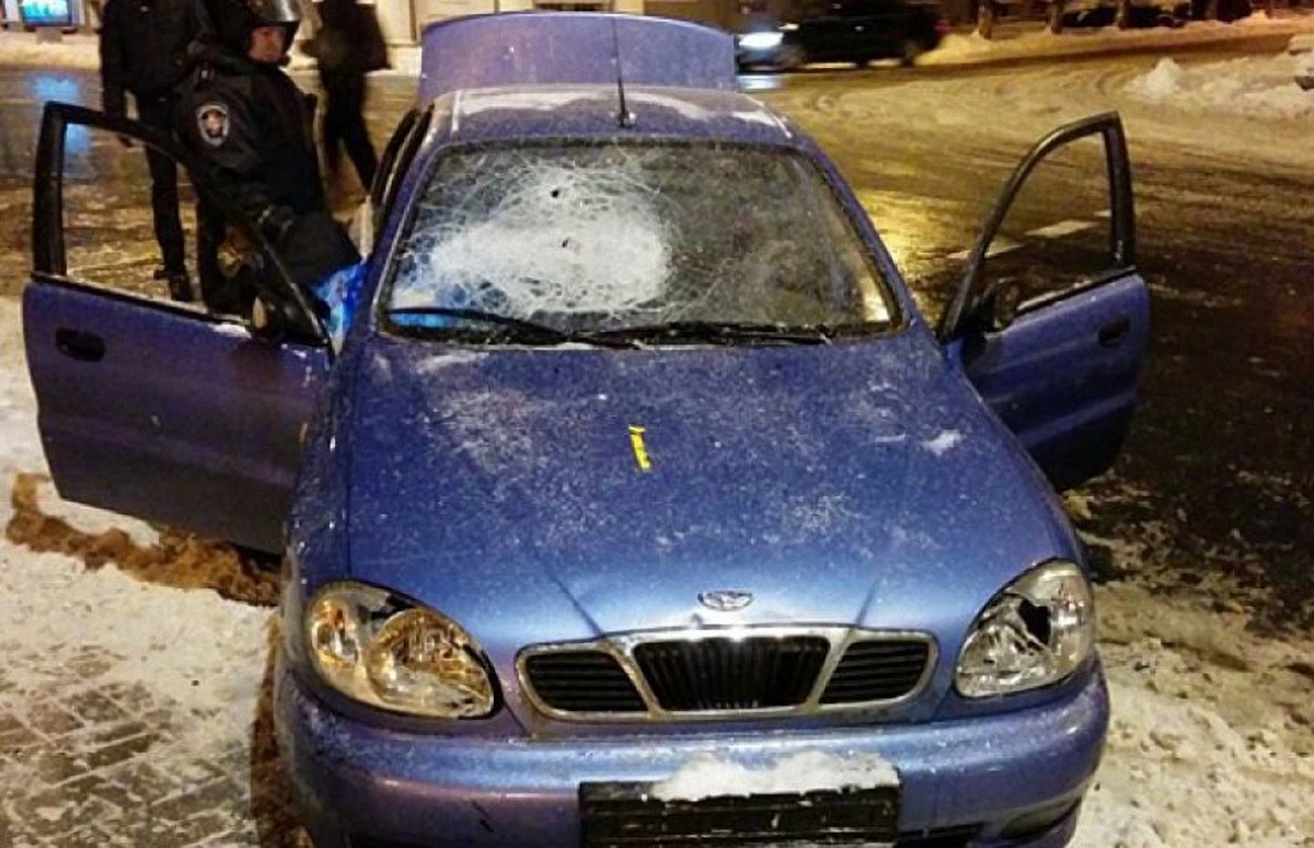 "Беркут" избил "автомайдановцев" и их автомобили - фото 1