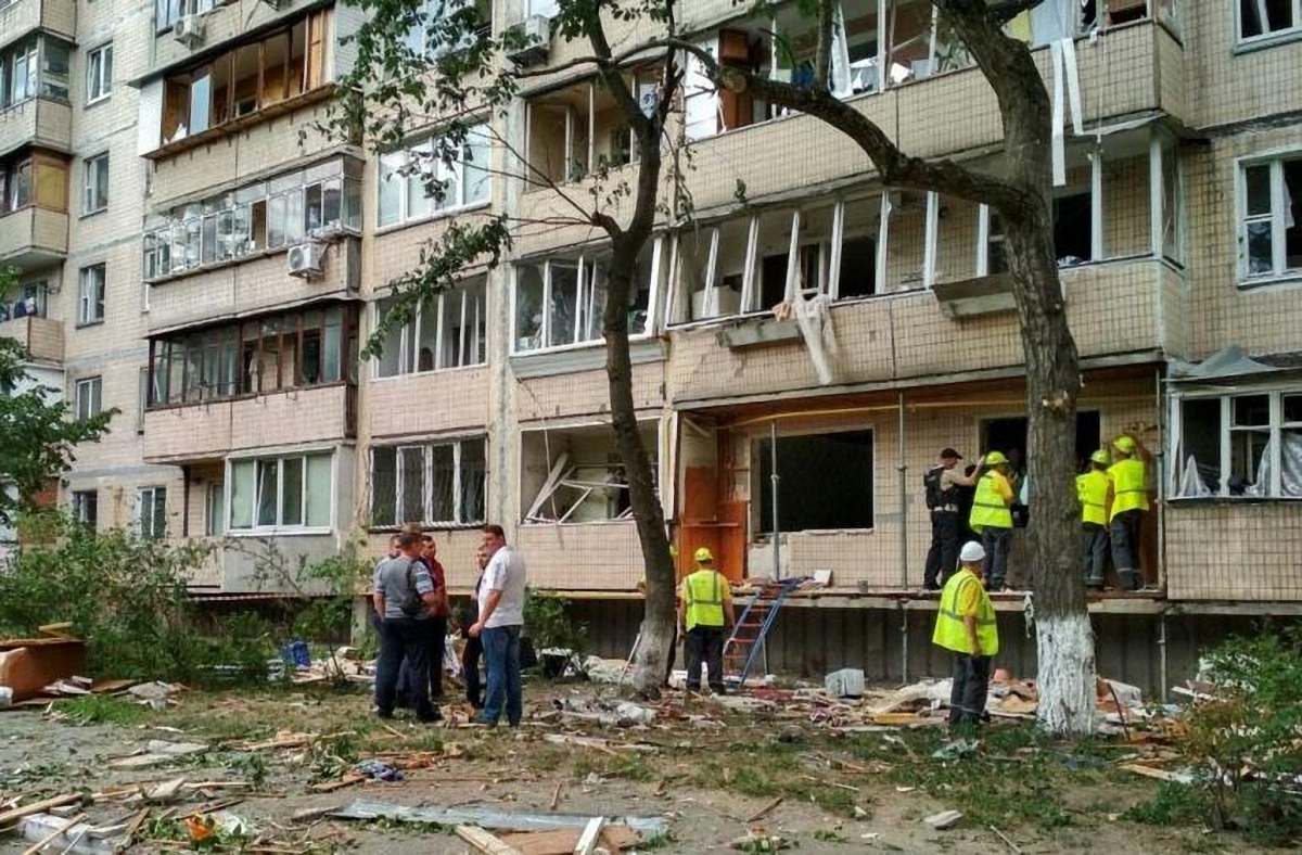 Жителей пострадавшего подъезда разместят в общежитиях - фото 1