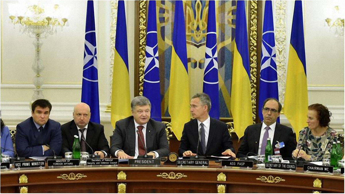 Встреча Порошенко и Столтенберга в Киеве - фото 1