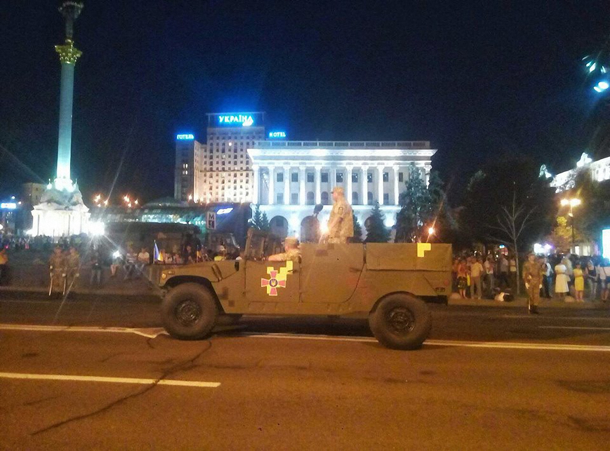 В Киеве прошла репетиция военного парада - фото 1