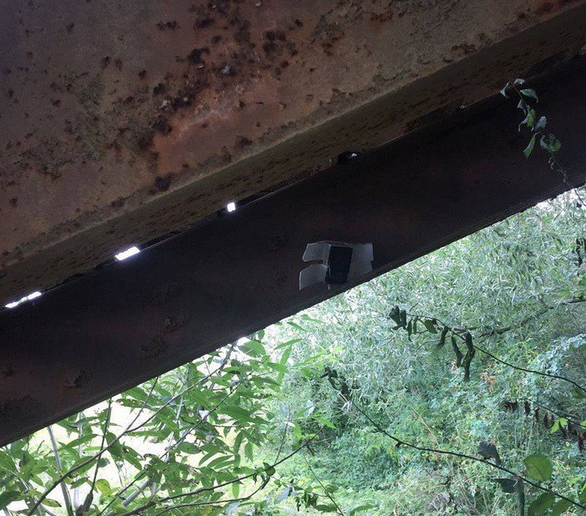 В Ивано-Франковске заложили взрывчатку под мостом - фото 1