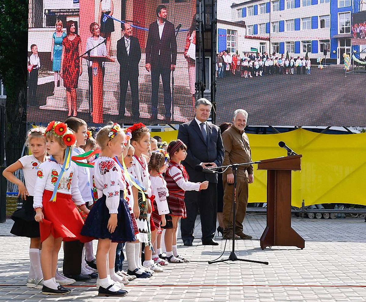 Дети покорили Порошенко  - фото 1