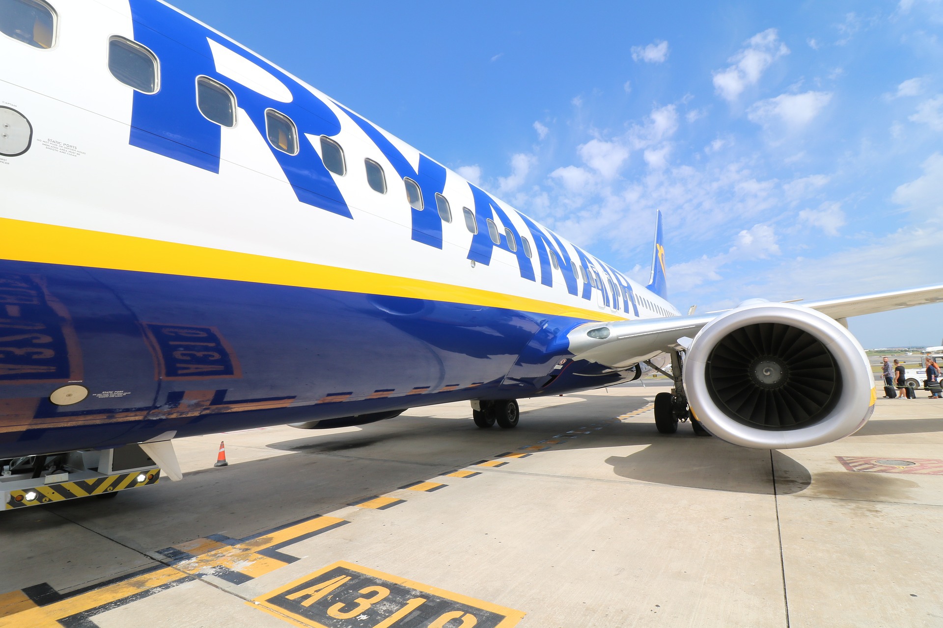 Украина ведет переговоры с Ryanair - фото 1