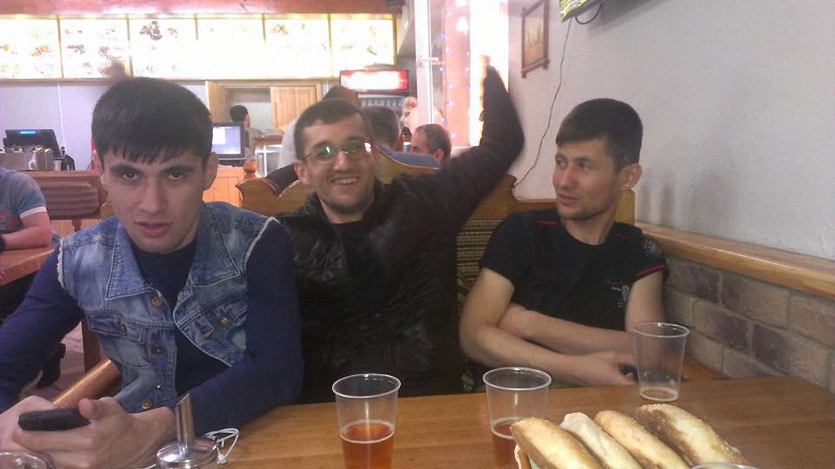 Силовики задержали 4 крымских татар - фото 1