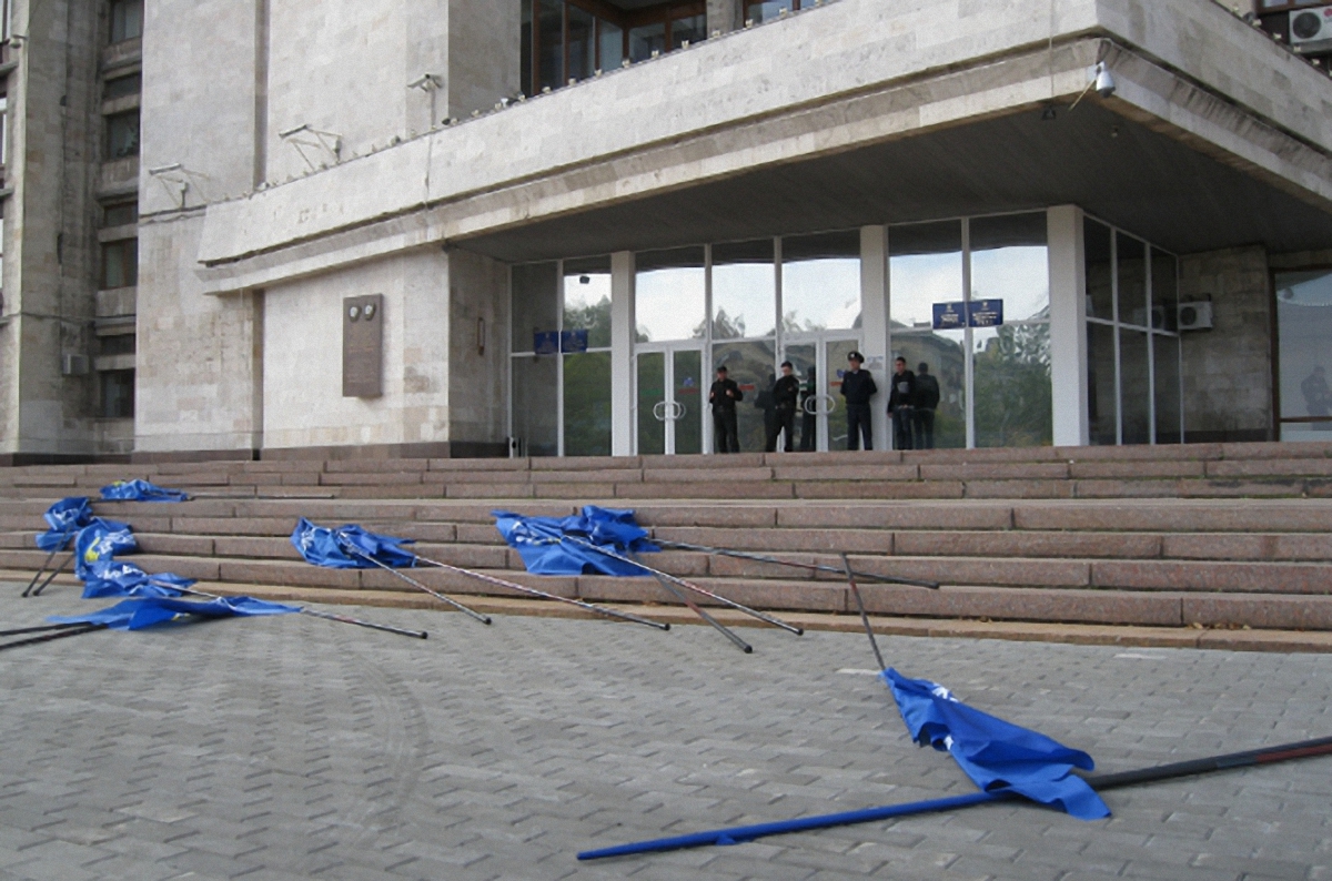 Киевские судьи рассмотрят дело о запрете Партии регионов - фото 1