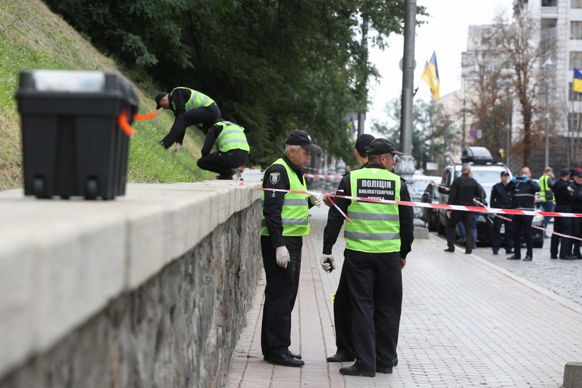 Взрыв 24 августа мог быть хулиганством - фото 1