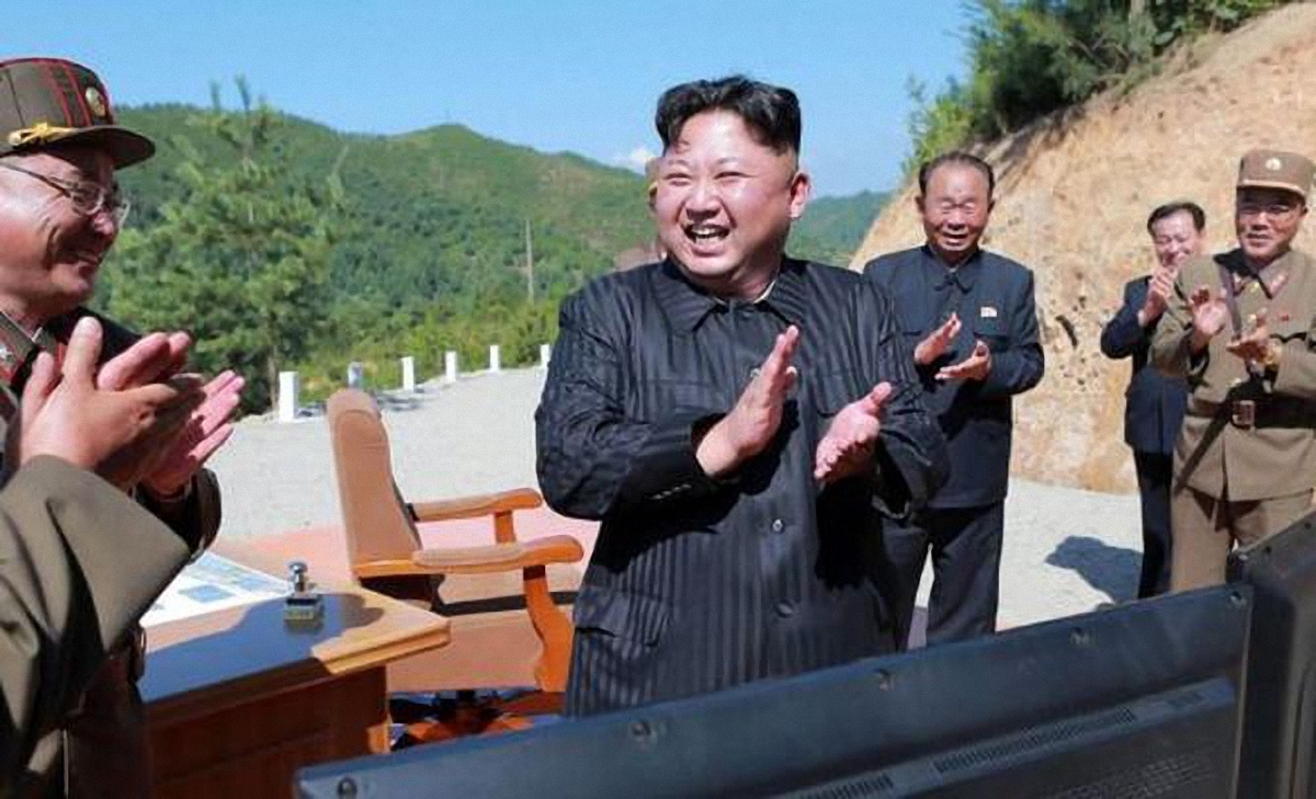 Ким Чен Ын снова ударил в сторону Японии - фото 1