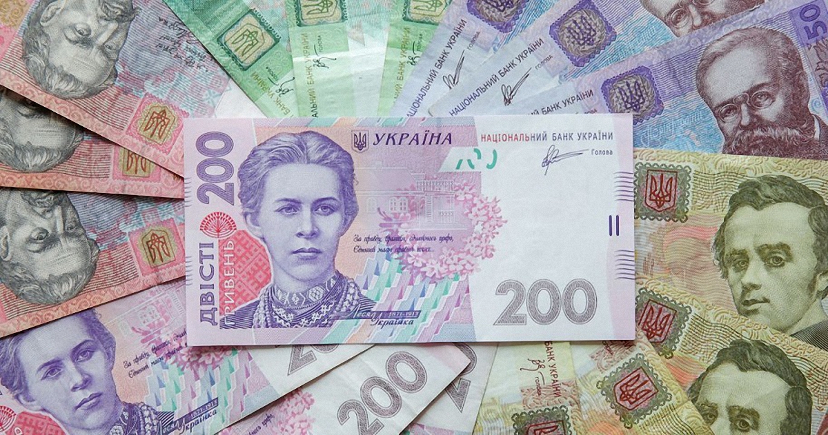 Переселенцы смогут получать соцвыплаты в любом банке Украины - фото 1