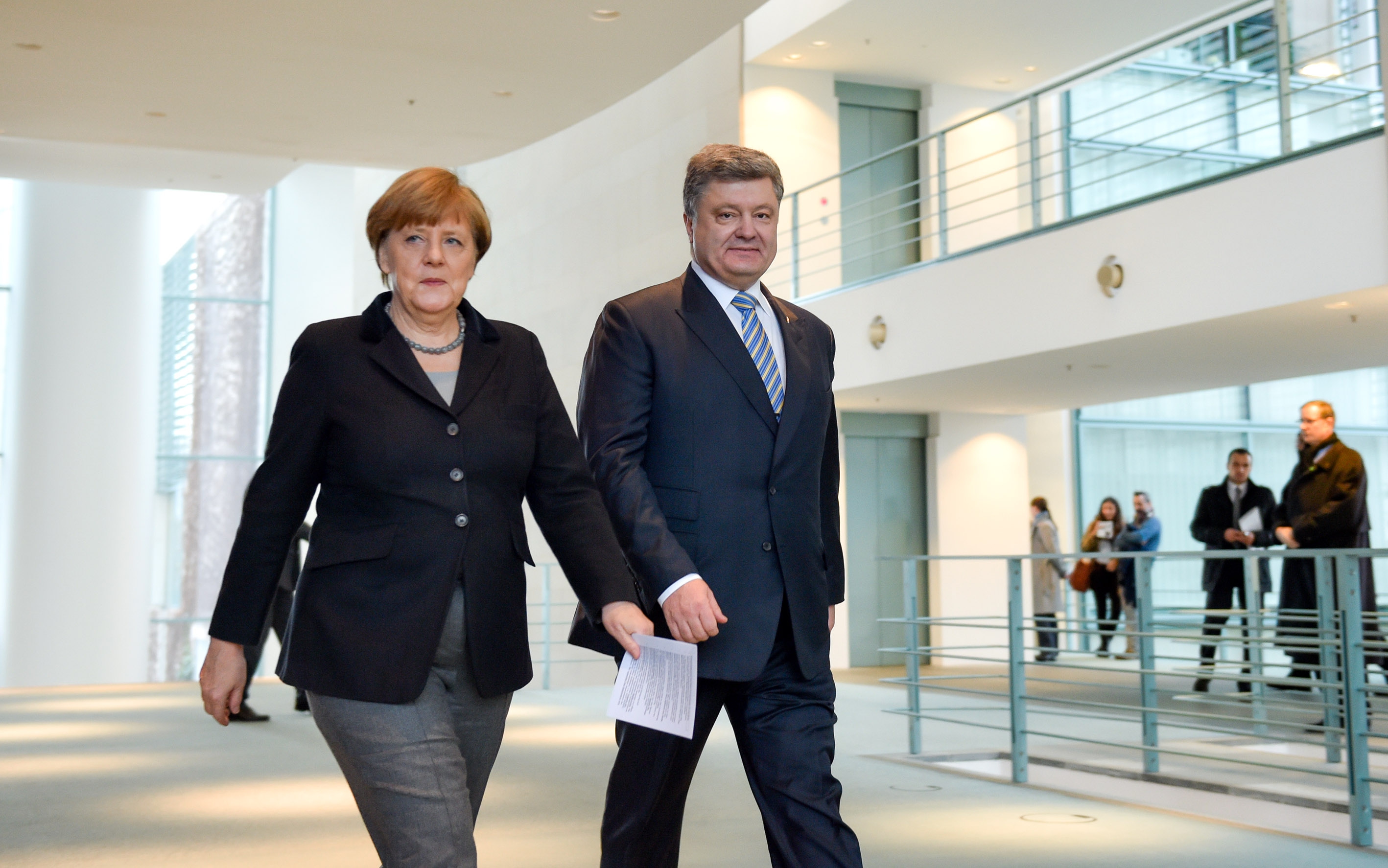 Порошенко назвал Меркель лидером мира и стабильности - фото 1