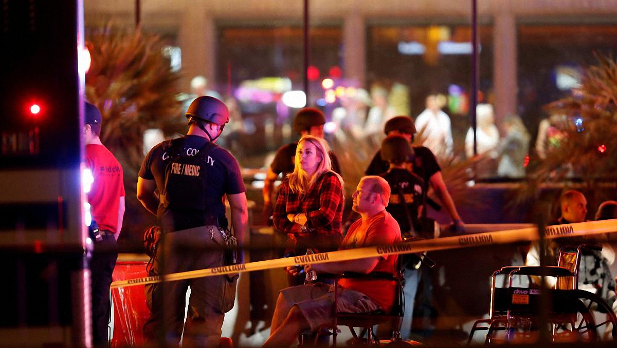 Расстрел в Лас-Вегасе: погибло 59 человек, сотни получили ранения - фото 1