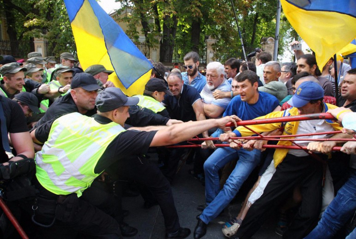Виталий Шабунин выступил против провокаций во время протестов под Верховной Радой - фото 1