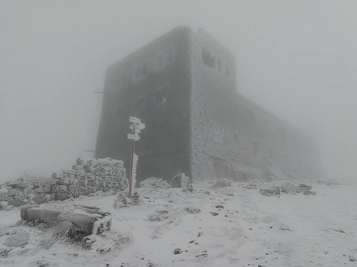 В Карпатах выпал первый снег  - фото 1