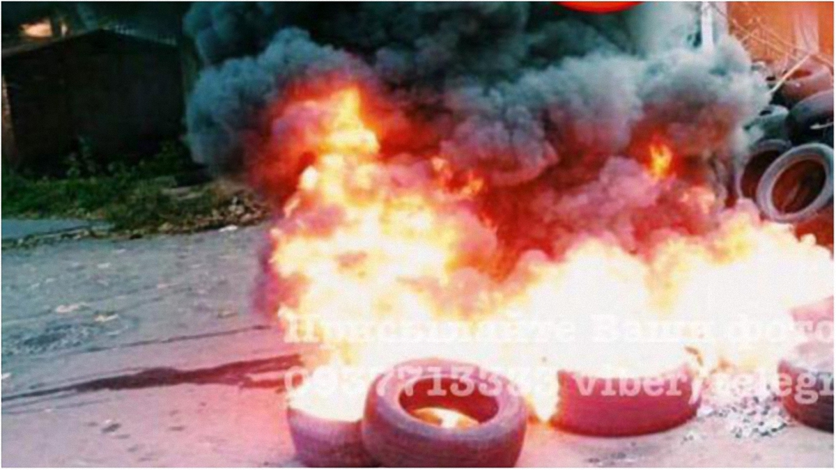 Киевляне зажгли шины на Татарке - фото 1