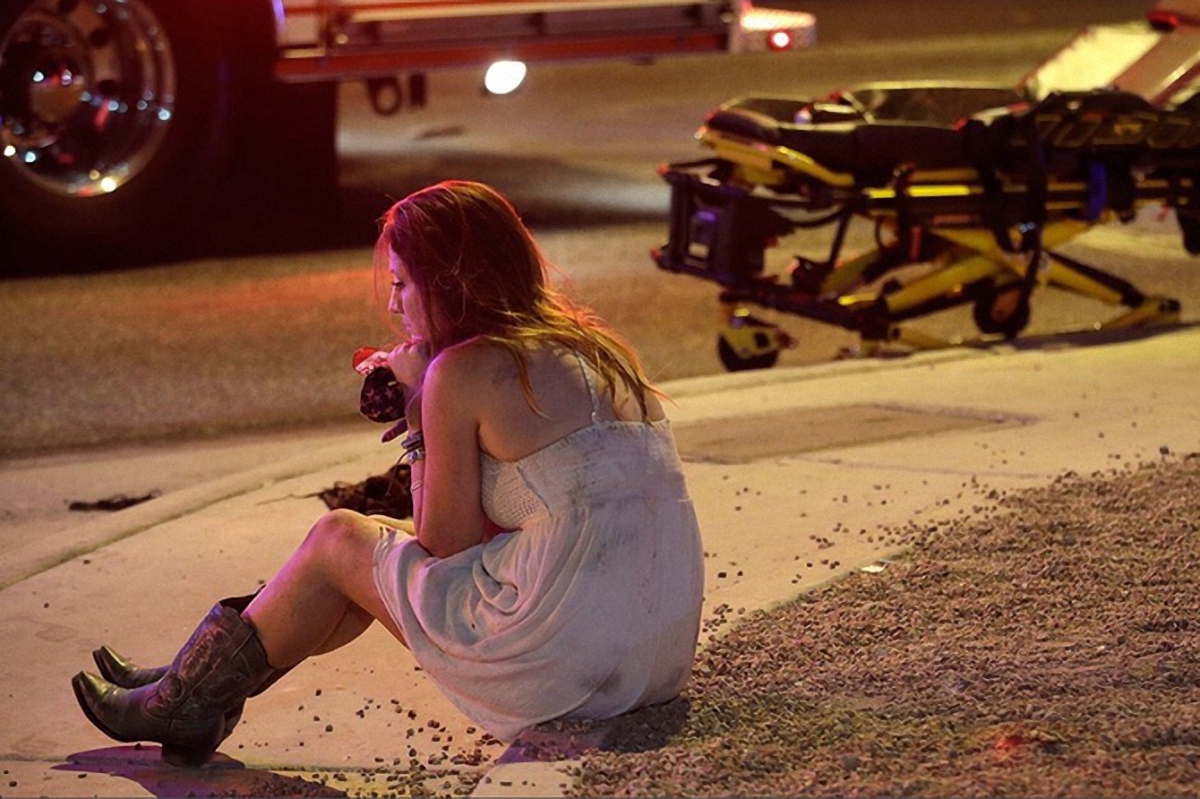 В стрельбе в Лас-Вегасе получили ранения как минимум 400 человек - фото 1