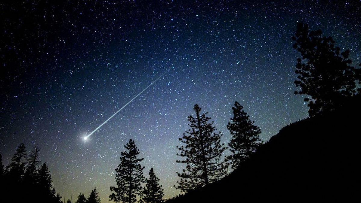 В ночь с 8 на 9 октября небо озарит метеоритный дождь. - фото 1