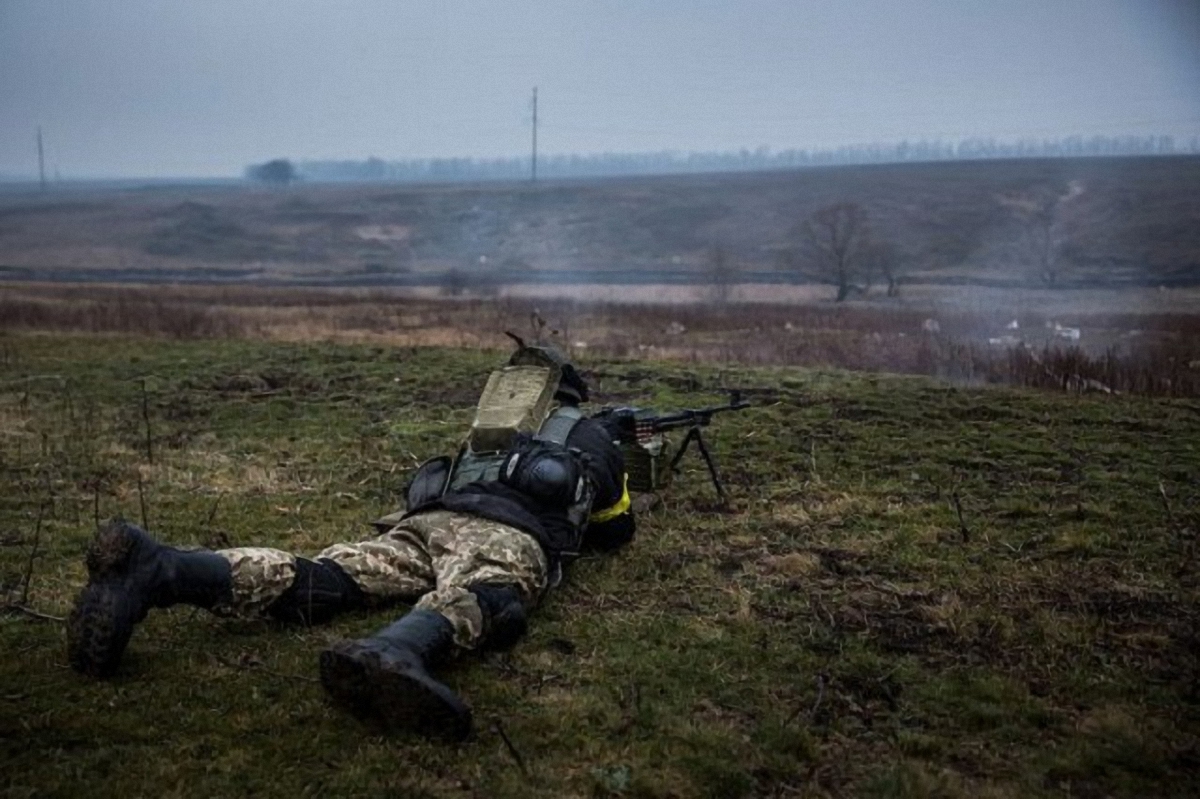  В результате обстрелов в зоне АТО ранения получил один украинский военнослужащий - фото 1