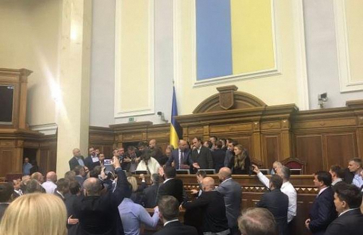 В Верховной Раде рассмотрят законопроекты по Донбассу - фото 1