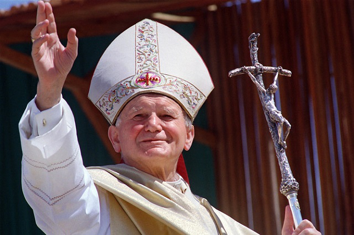 На воскресенье, 15 октября, запланировано открытие мурала Святого Иоанна Павла II - фото 1