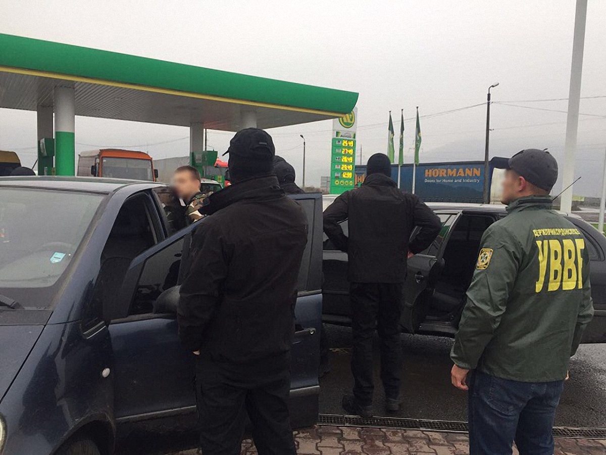 На Закарпатье задержан пограничник, который требовал взятку - фото 1