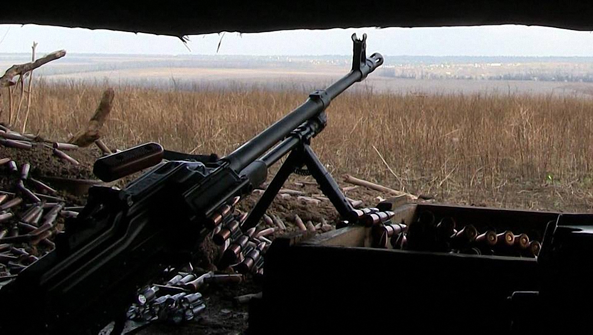 Бойцы обстреливают украинские позиции в зоне АТО - фото 1