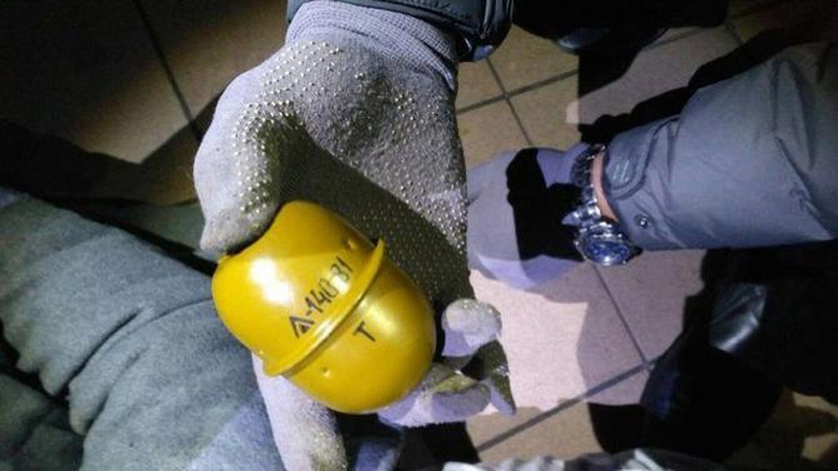 Полицейские везли гранаты из Донбасса в Николаевскую область - фото 1