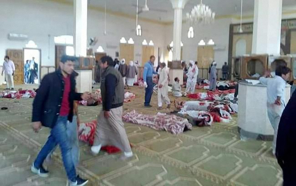 В египетской мечети устроили теракт - фото 1
