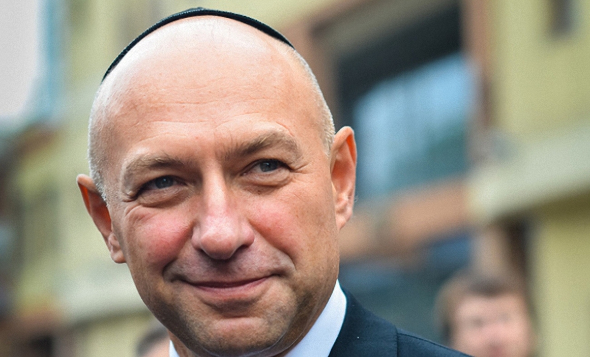 Геннадий Боголюбов владеет четырьмя паспортами - фото 1