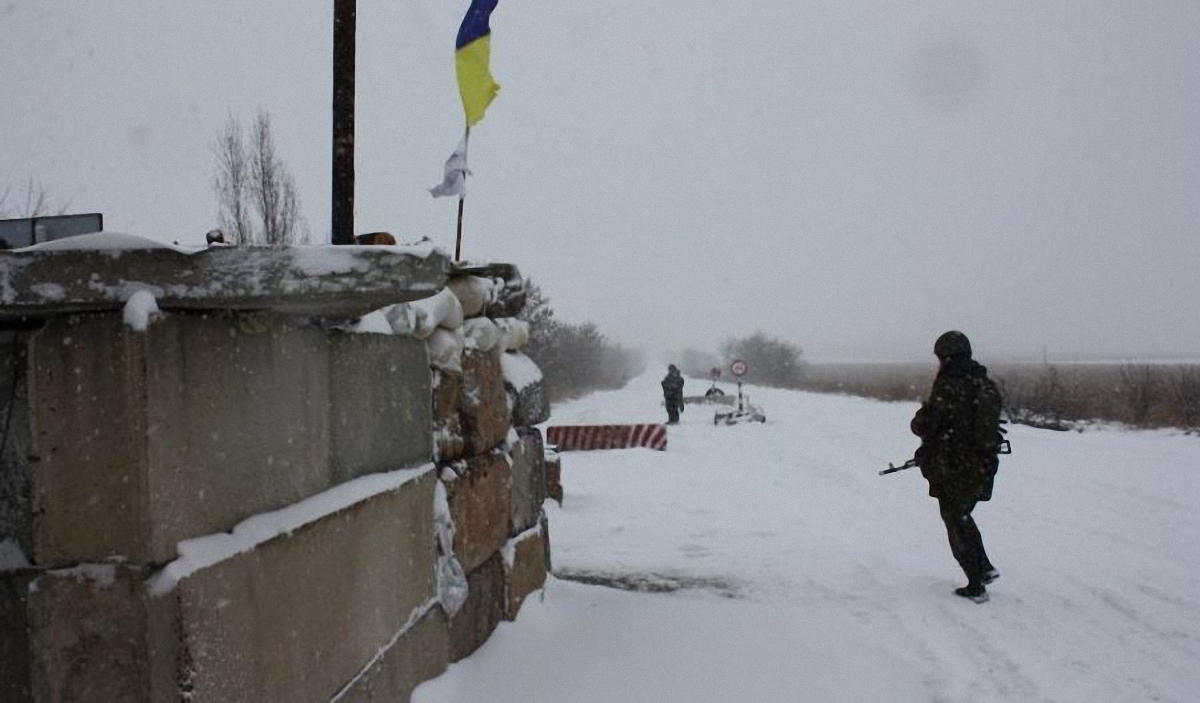 В зоне АТО боевики поочередно обстреливают свои и украинские позиции - фото 1