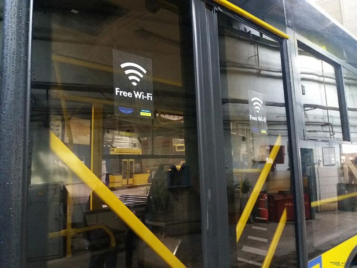 В общественном транспорте Киева с 2018 года будет бесплатный Wi-Fi - фото 1