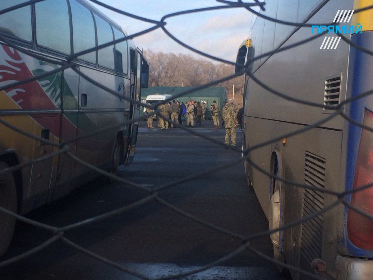 Первые освобожденные украинцы уже на контролируемой территории - фото 1