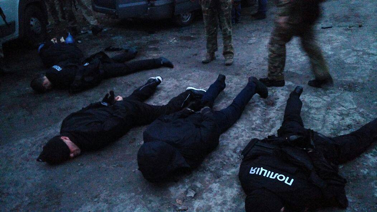 Полицейские накрыли банду грабителей из "ДНР" - фото 1