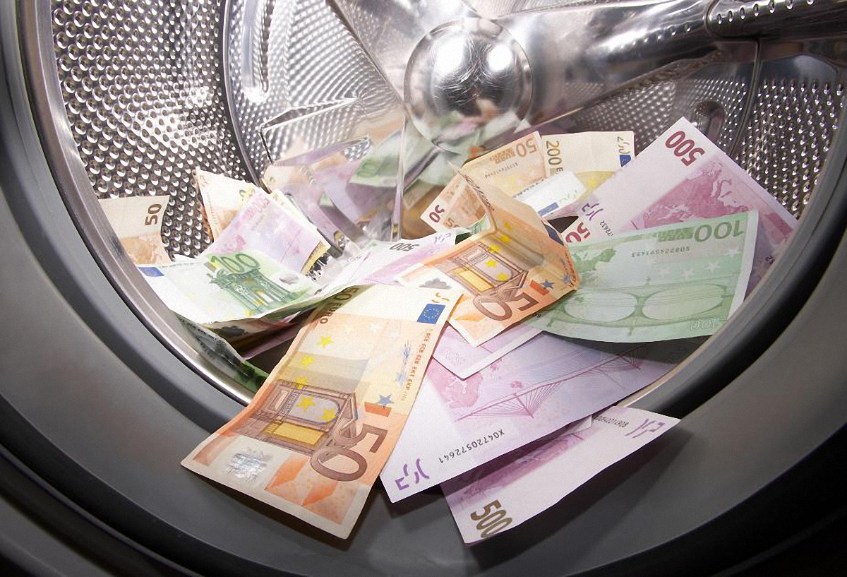 Россиян подозревают в отмывании 30 миллионов евро в Испании - фото 1