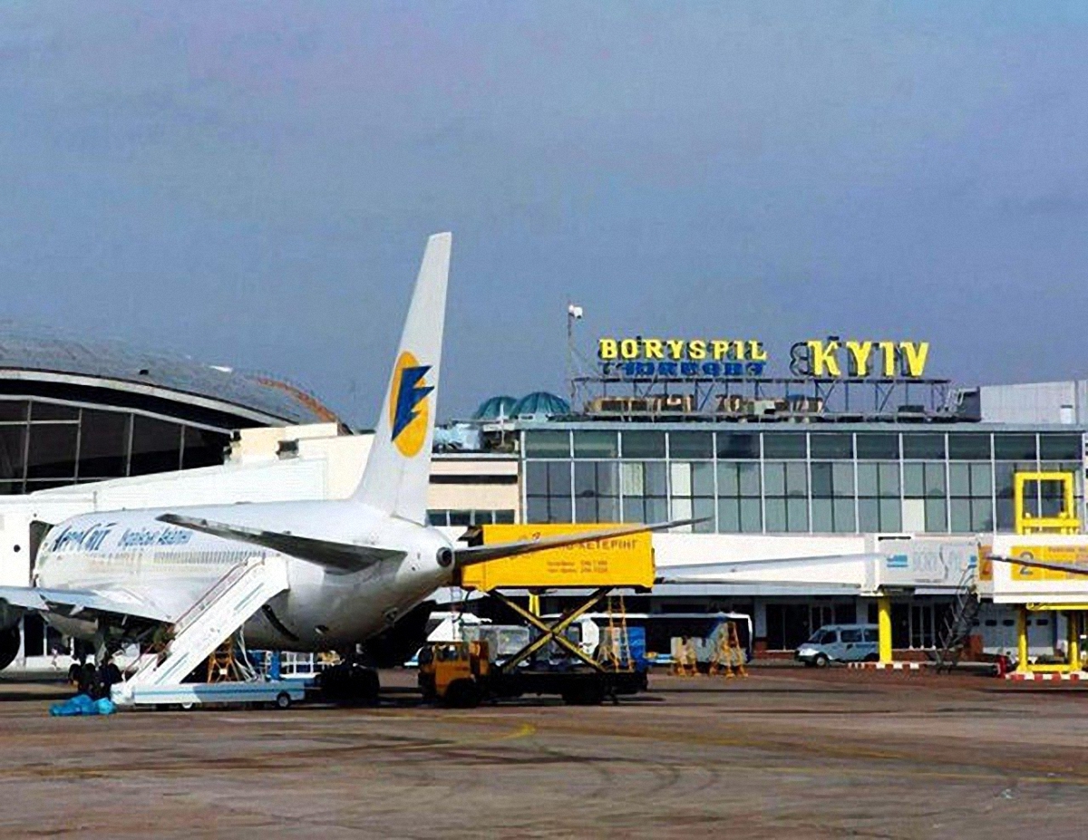 В международном аэропорту Борисполь одновременно собралось почти три сотни артистов - фото 1
