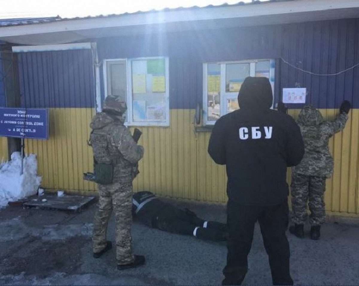 На границе в Одесской области задержали коррупционеров - фото 1