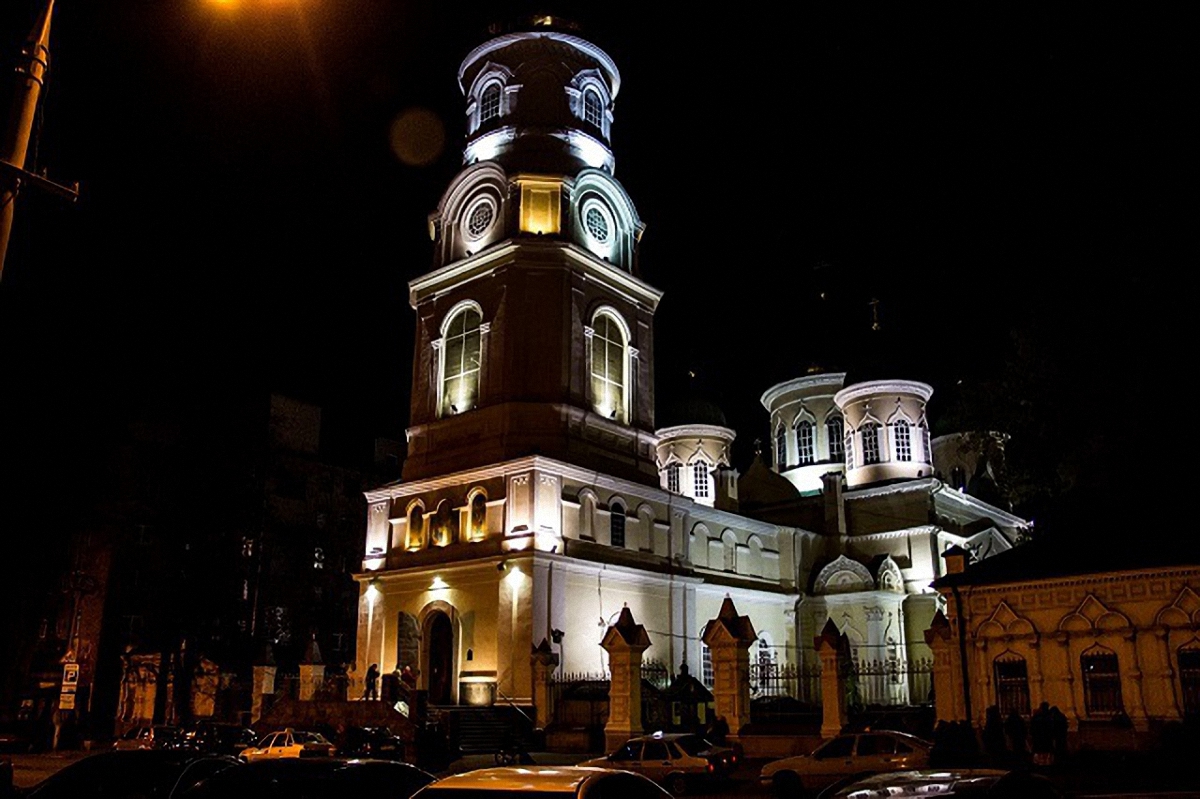 Неизвестные устроили протест из-за отказа отпевать мальчика попами УПЦ МП - фото 1