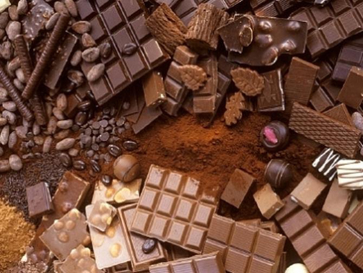 22 тонны шоколада сумели перегрузить в другое авто - фото 1
