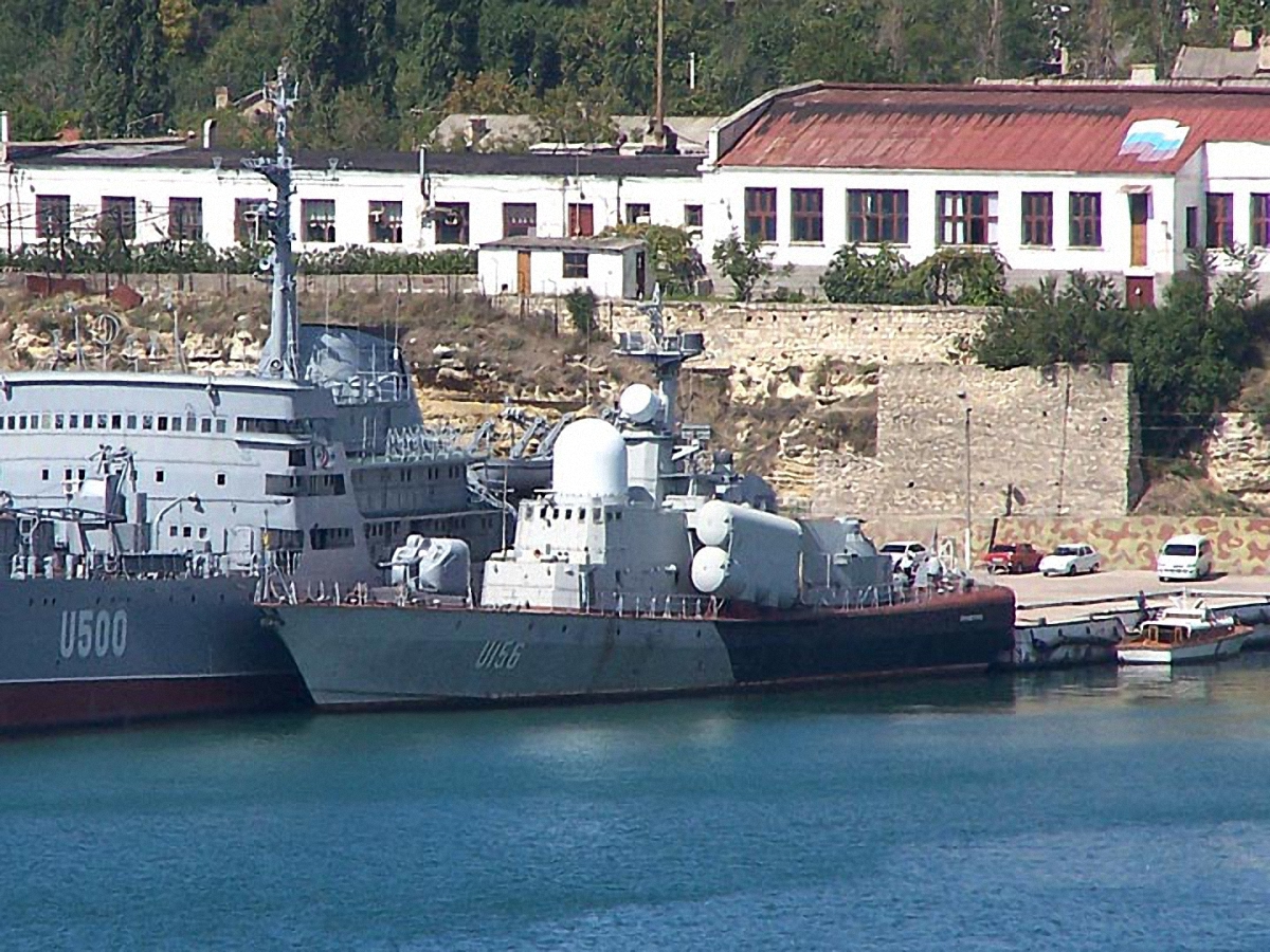 Россия захватила украинские корабли в Крыму - фото 1