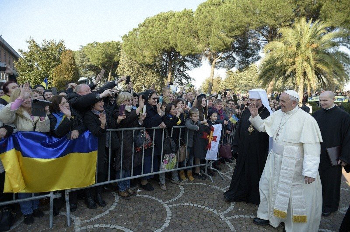 Папа Римский встретился с украинцами в Риме - фото 1