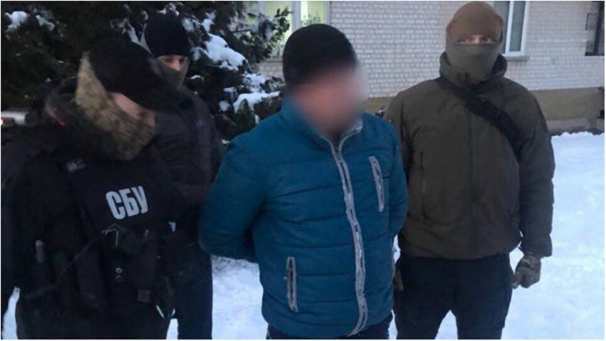 В Киевской области задержали полицейского - фото 1
