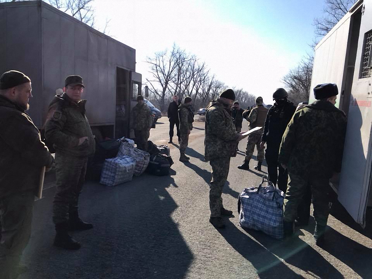 Боевики передали Украине 20 заключенных - фото 1